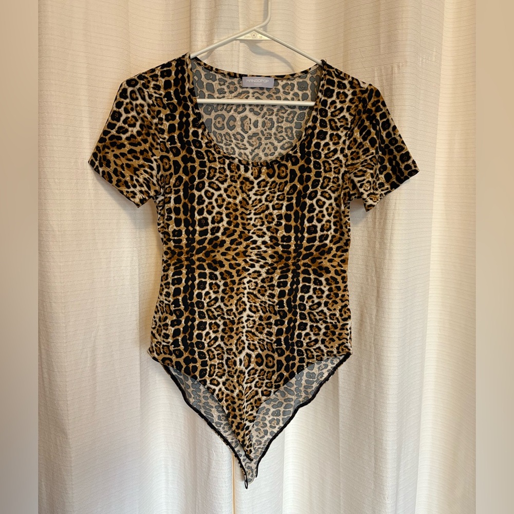 MangoPop Leopard Print Scoop Neck Bodysuit - Tan & Black